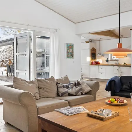 Jouni - 500m From The Sea By Interhome